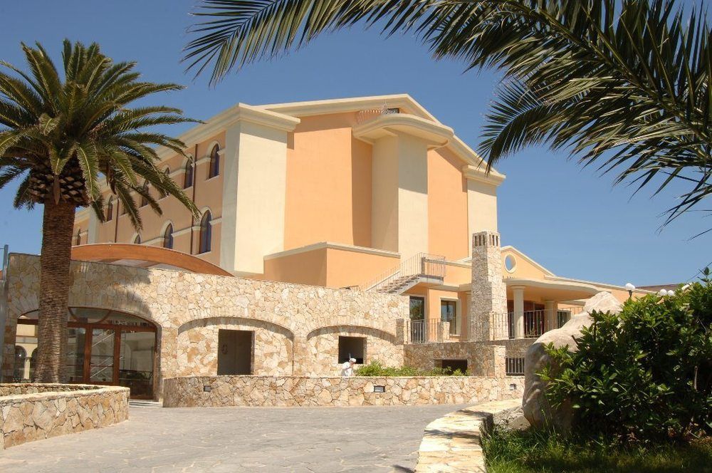 Hotel Libyssonis Porto Torres Bagian luar foto