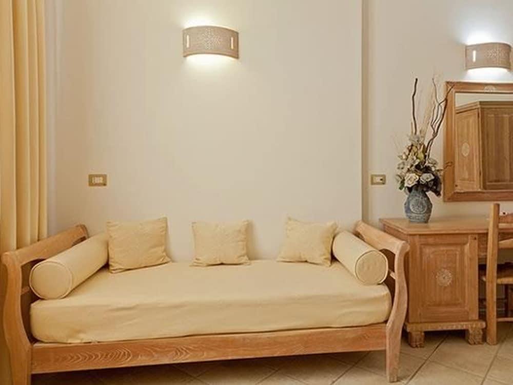 Hotel Libyssonis Porto Torres Bagian luar foto